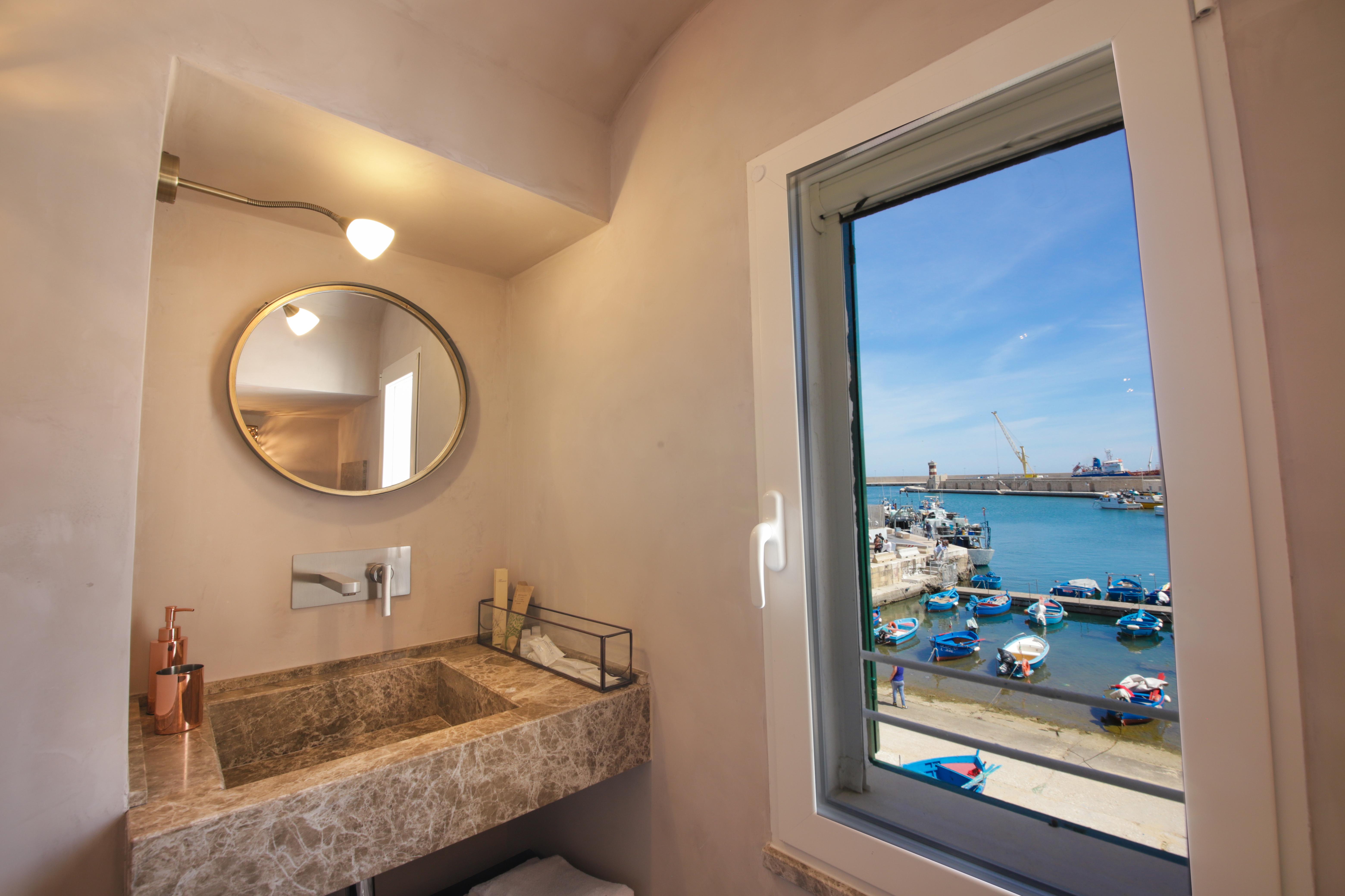 Al Console Luxury Suite Монополи Экстерьер фото