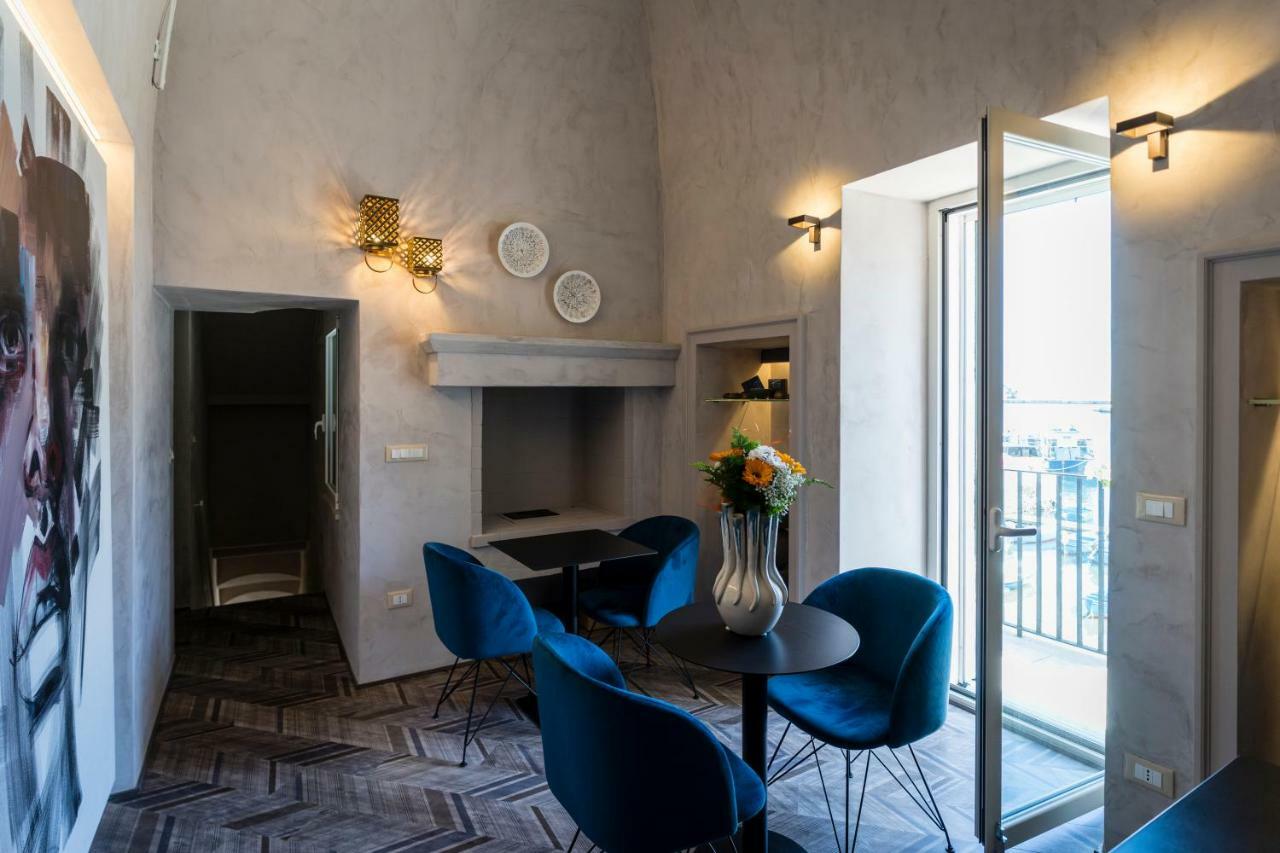Al Console Luxury Suite Монополи Экстерьер фото